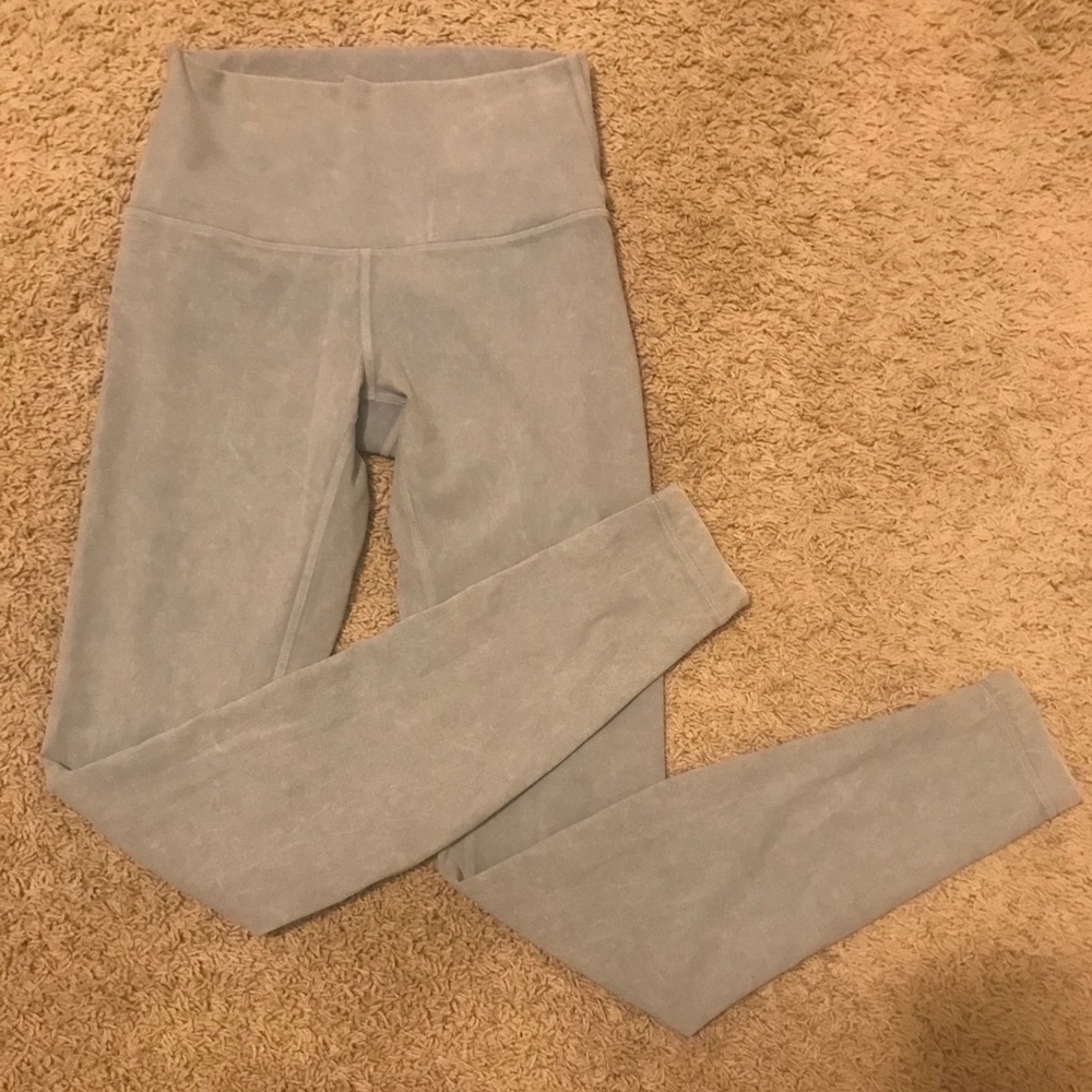 Like new light blue lululemon leggings